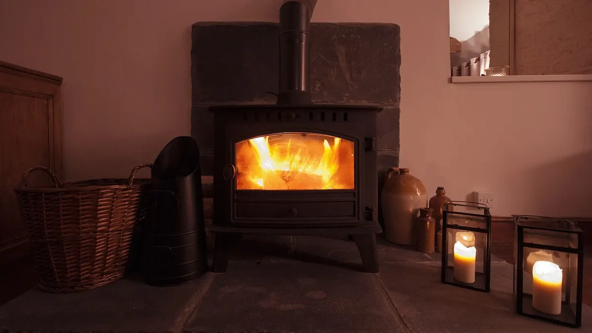 Comparing Wood Burners and Heat Pumps for Rural Homes